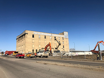 Des nouvelles du projet — 7 avril 2021 — La démolition des bureaux situés dans le bâtiment Kullberg’s a commencé.